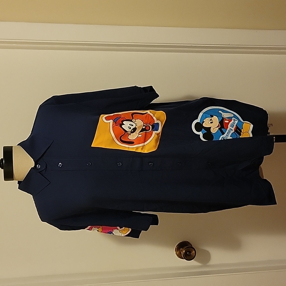 NWT: Walt Disney World 50th Anniversary Mickey and Friends Button Down Shirt
